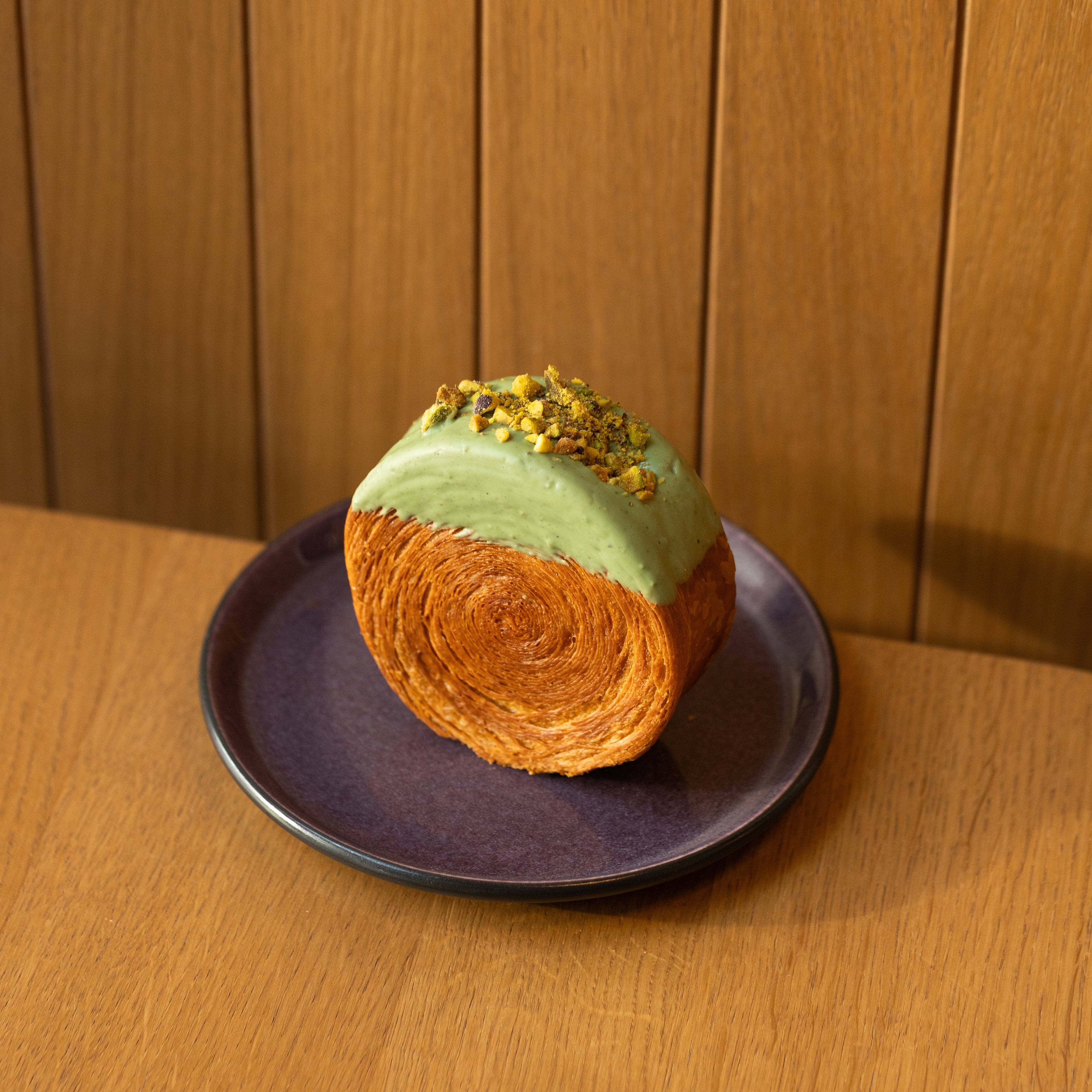 Kruasanas su pistacijų kremu